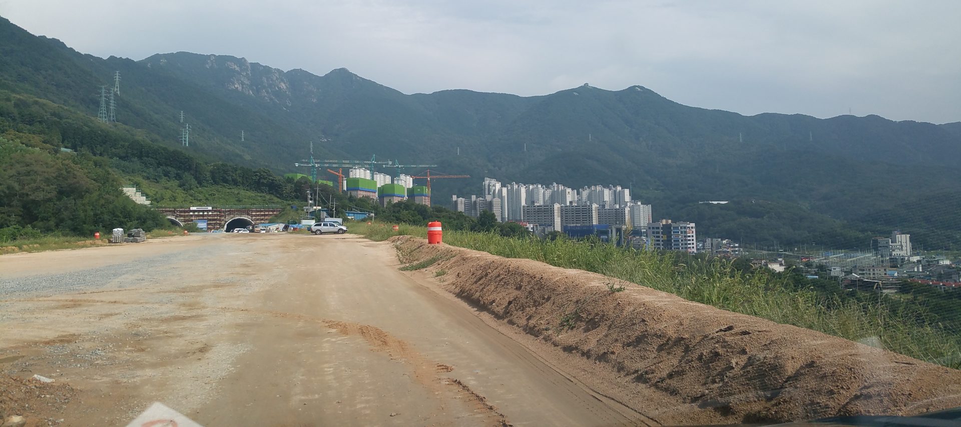 한길산업- 콘크리트 기계화시공 전문업체, 기계타설, 다이크, 중분대 